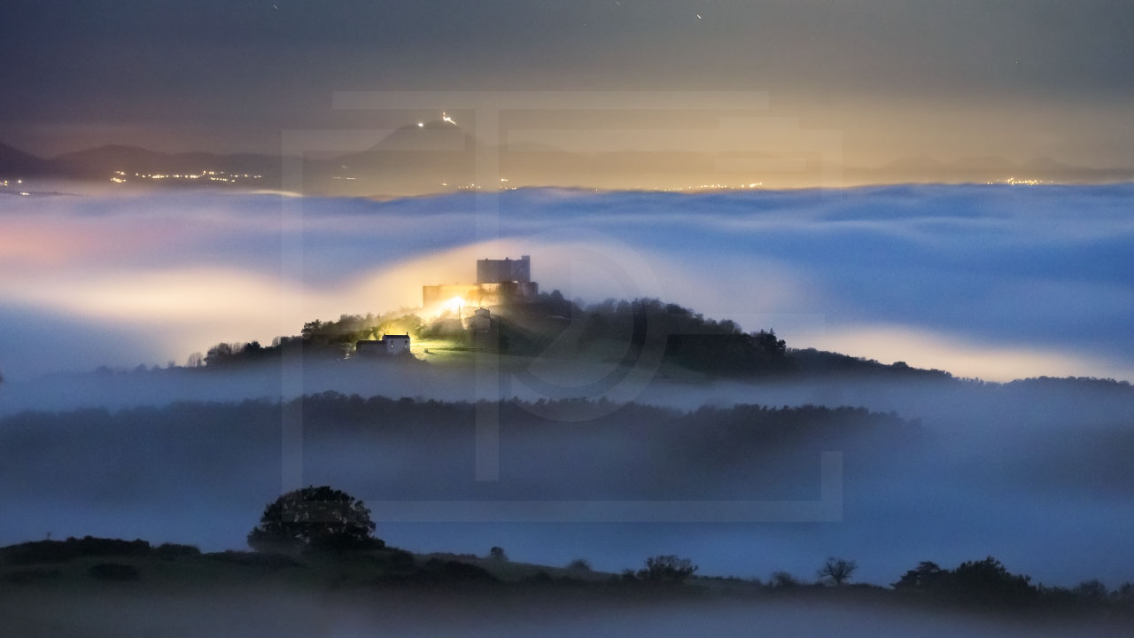 Château de Montmorin et mer de nuages copie 3